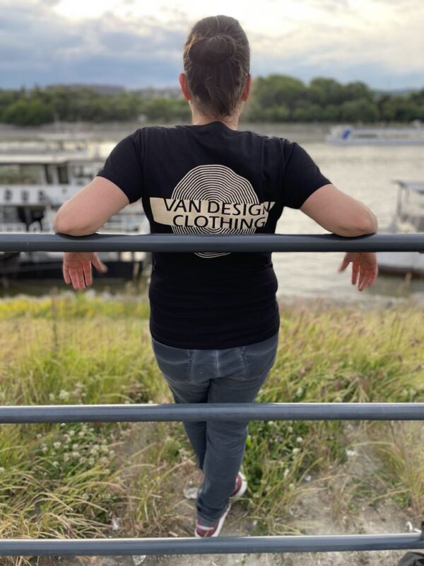 VANstory – Támogatói póló - Image 3